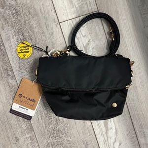 Pac safe travels bag with anti-theft technology